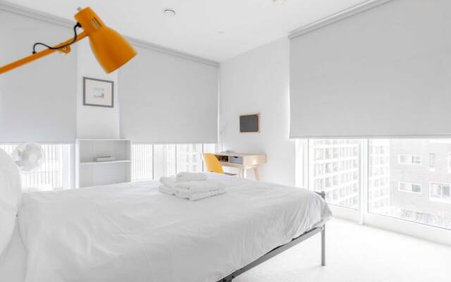 Stylish 2BD Oasis W/balcony South East London!