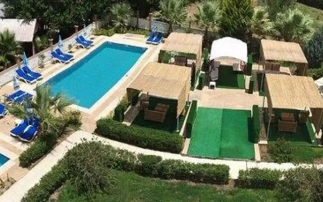 Demirci Hotel