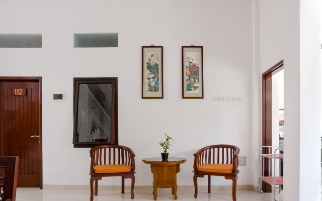 RedDoorz near Jawa Timur Park 3