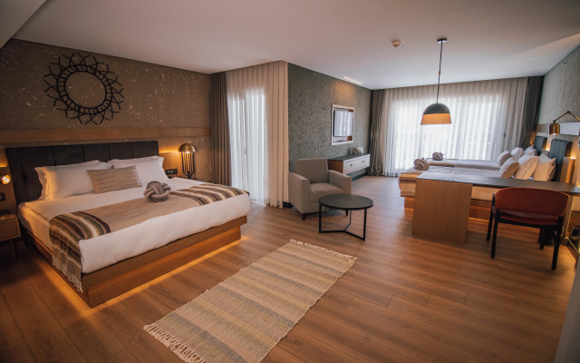 Panagia Suite Hotel