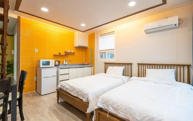 Seogwipo Dobitnarae Resort