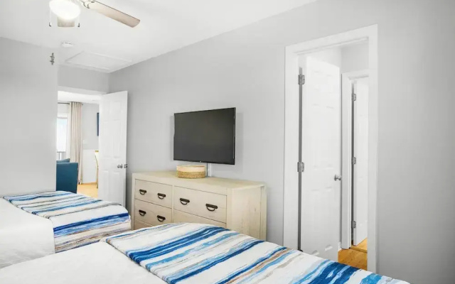 Beachside Villas 732- Southbound Serenity
