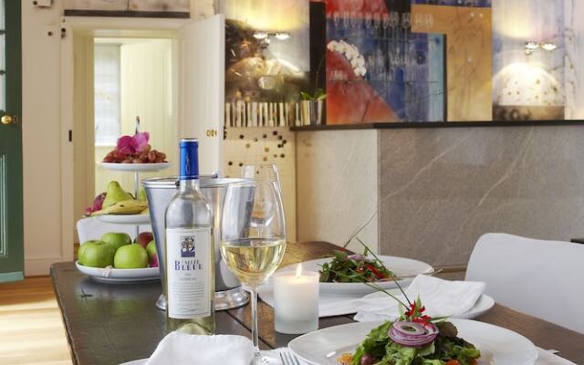 Allee Bleue Hospiltality