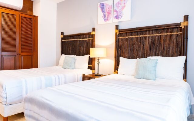 Paseo Del Sol Reef 305 3 Bedroom Condo by RedAwning