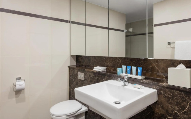Meriton Suites World Tower
