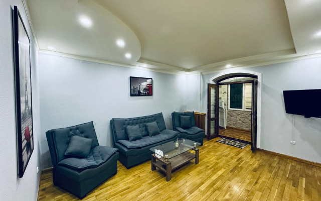 Luxury Apartment In The Center With 4 Rooms