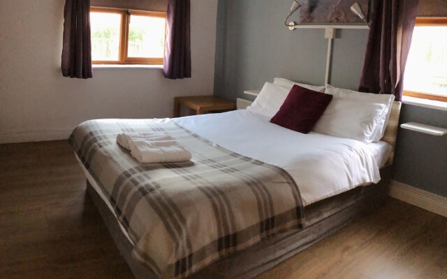 Hookless Holiday Homes