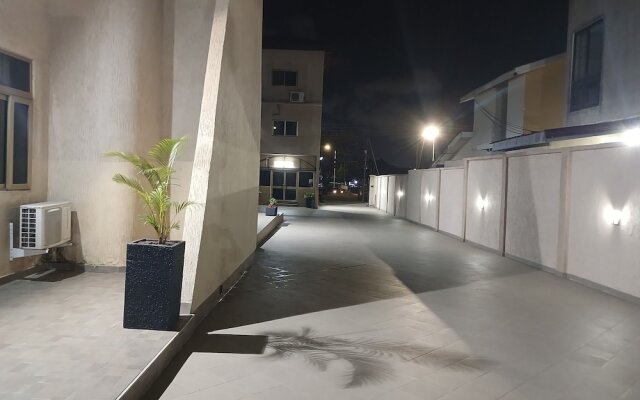 Relax Court Hotel