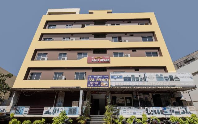 OYO 79382 Anu Grand