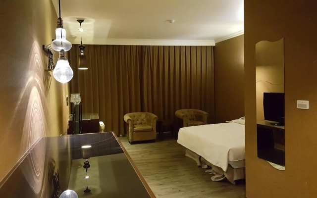 The Riverside Hotel & Motel