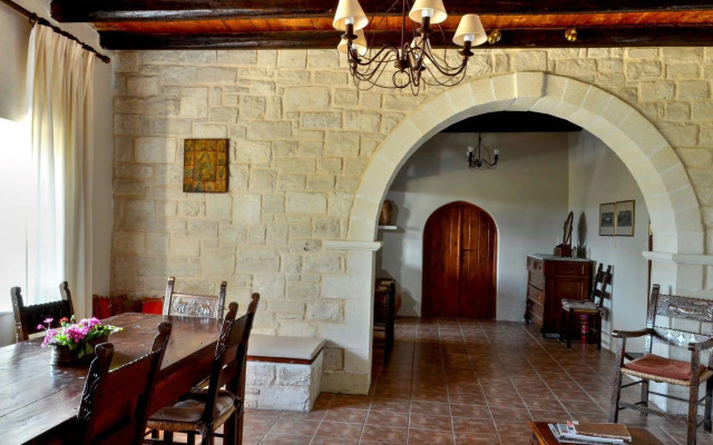 Anna-Malai Traditional Cretan Villa