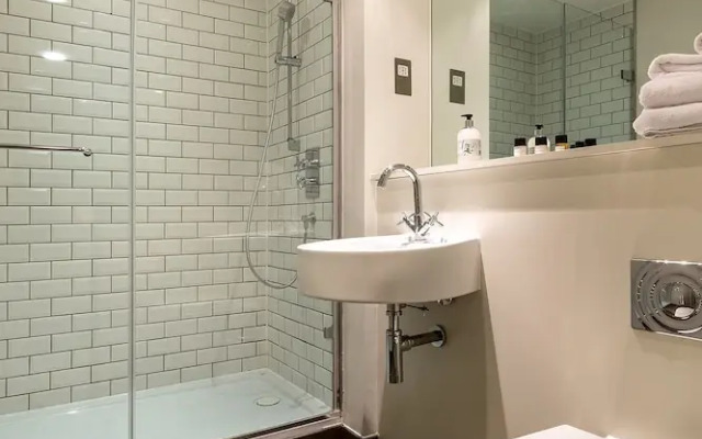 Farringdon Serviced Apartment