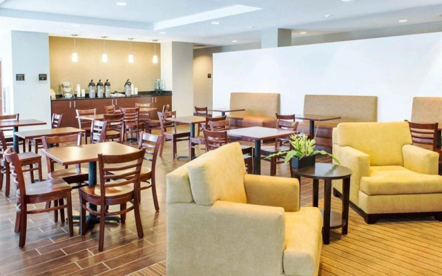 Sleep Inn & Suites Defuniak Springs - Crestview