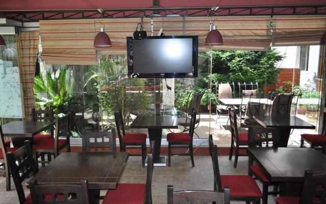 VH Broadway Tirana Hotel