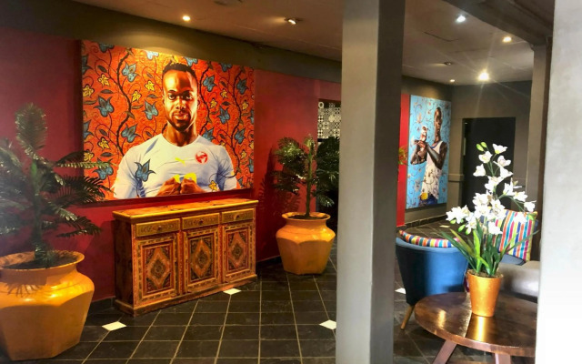 Elephant Springs Hotel
