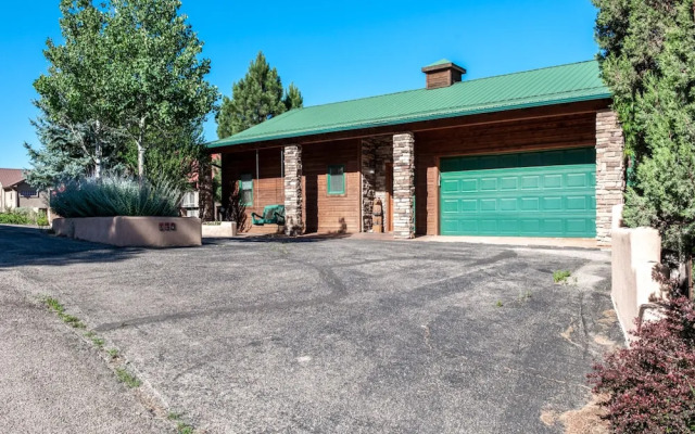 Robins Nest by Vtrips