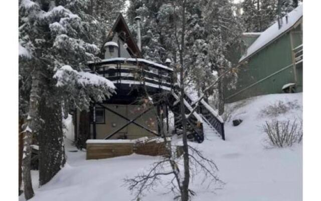 Bear Mountain Summit Lodge