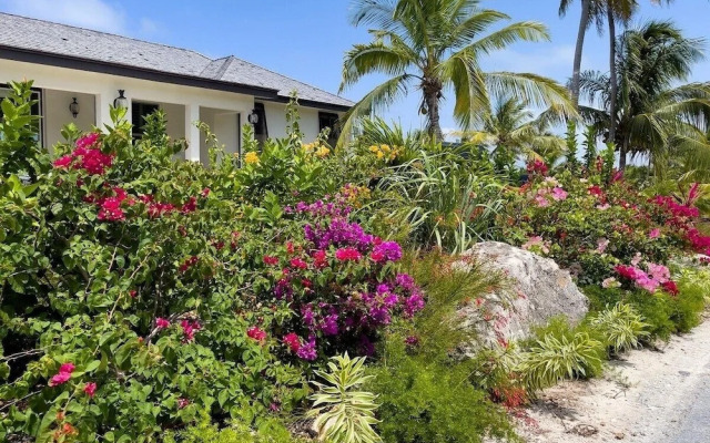 Pineapple House 4 Bedroom Home
