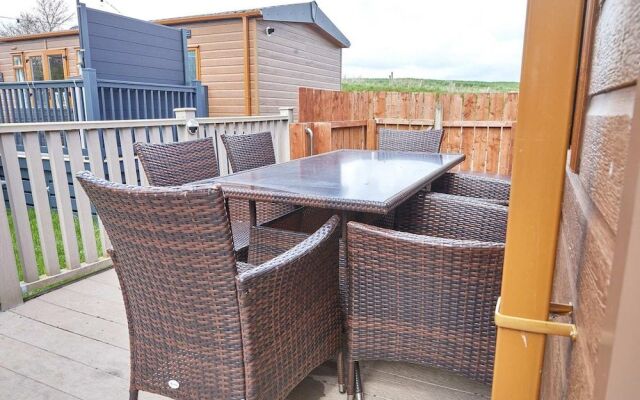 Host Stay Yolo Lodge