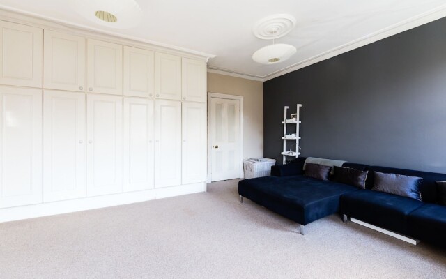 Veeve - Artisian Retreat