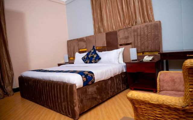 The Okaseni Lodge