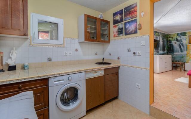 Stunning Home in Grizane With Wifi and 2 Bedrooms