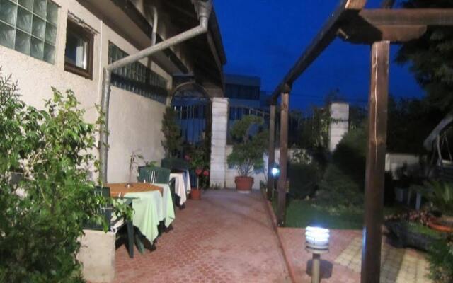 Guest House Delphini