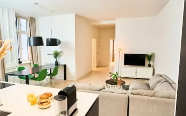 Luxe Apartment Escape