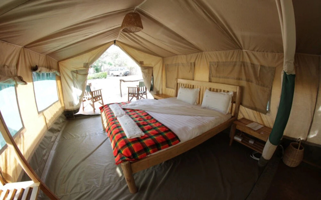 Kara-Tunga, Karamoja Safari Camp