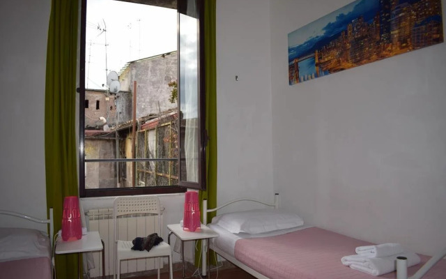 Mia Lodge B&B Hostel