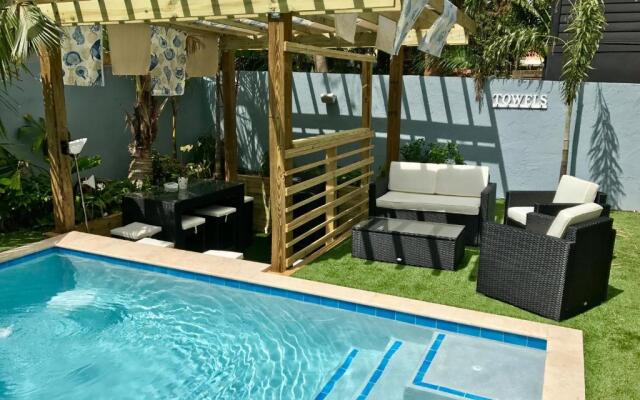 Tropical Garden Bungalow