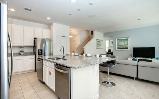 Solterra - 6116 Broad Oak Drive