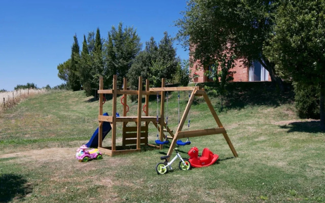 Tuscan Hilltop Farm Stay