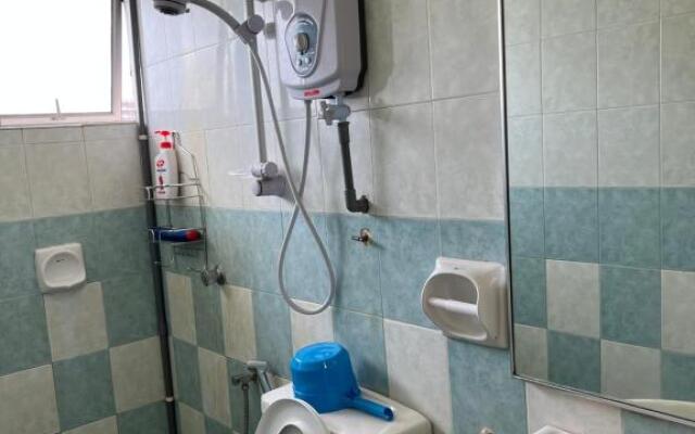 Rusnoor Homestay @ Elaeis 2 Bukit Jelutong