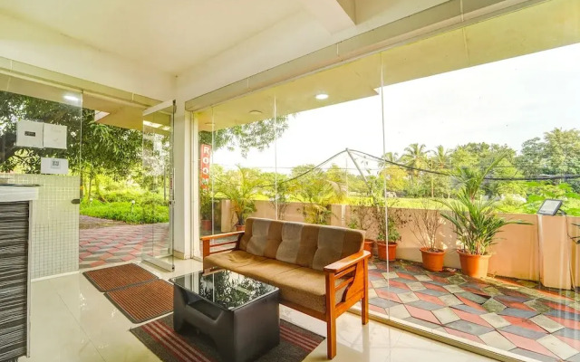 Fabhotel Reem Residency