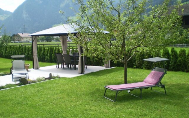 Welcoming Apartment in Ramsau Im Zillertal Near Ski Area