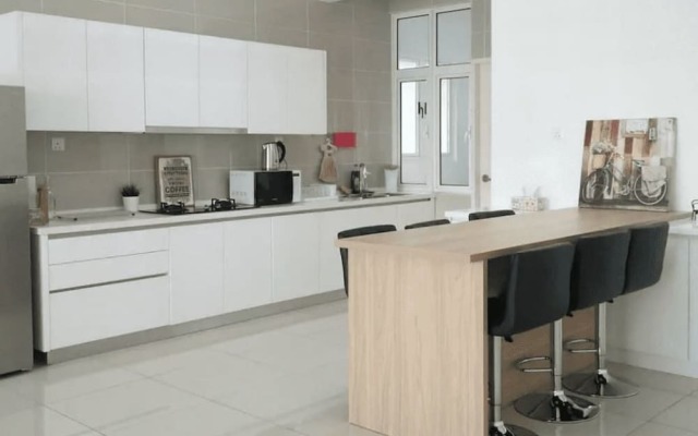 Damansara Foresta Ctmp Home by SYNC