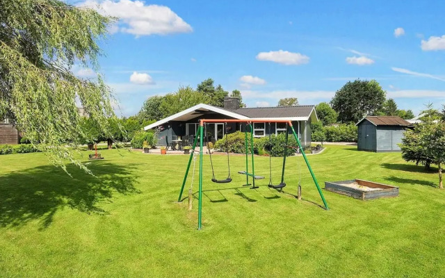 8 Person Holiday Home in Vaeggerlose