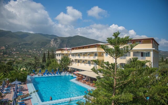 Koukounaria Hotel & Suites