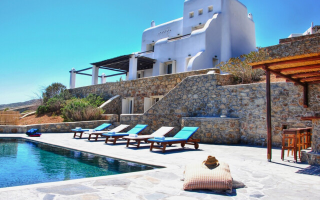 Luxury Villa With Breathtaking Infinite Sea View and Private Pool