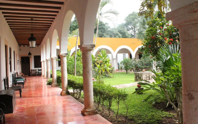Hacienda Blanca Flor