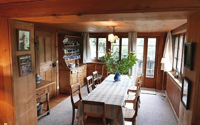 Tree-Tops, Chalet