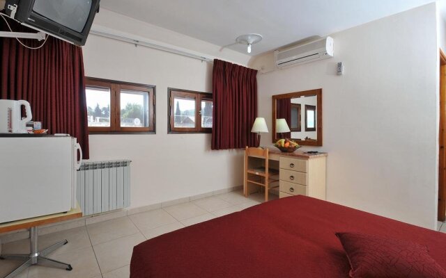 Arazim Hotel