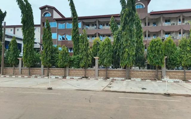 Newtown Palace Hotel