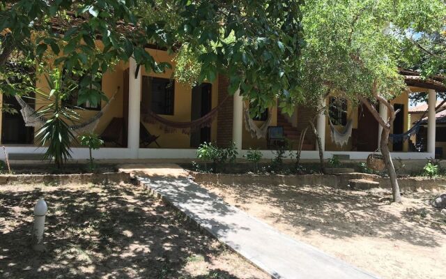 Pousada Araçás Village