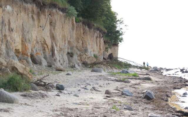 Lake View Modern Retreat