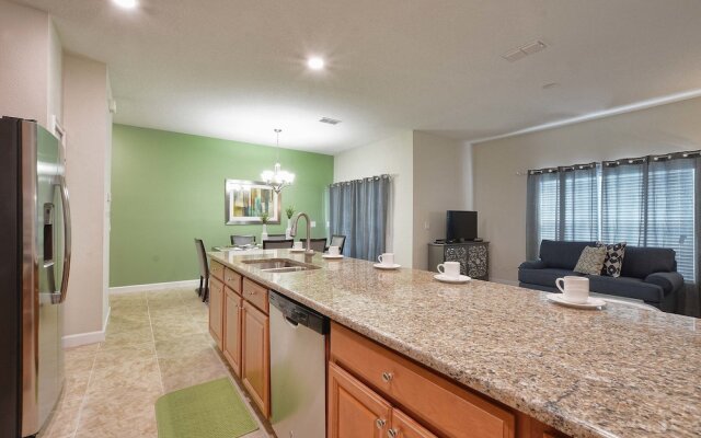 Storey Lake 4 Bedroom Townhome w Splashpool - 1618ST