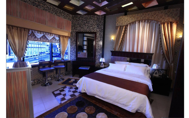 Roomi Suites Hotel