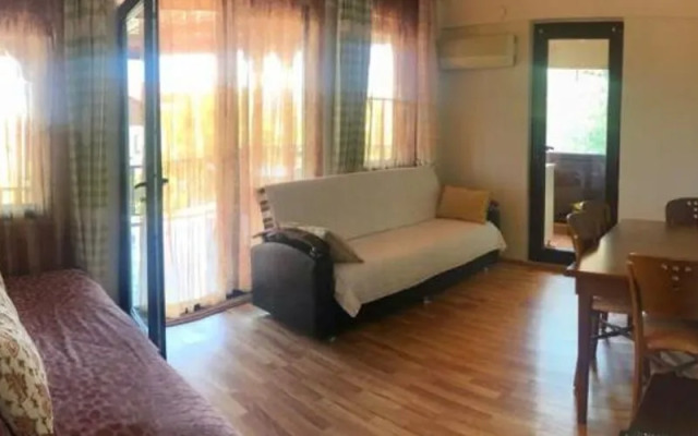 Moon House Apart