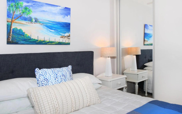 Broadwater Quays 5 - Three Bedroom Water View Apartment, only 2 blocks from Mooloolaba Beach! – Guest Rooms – Mooloolaba